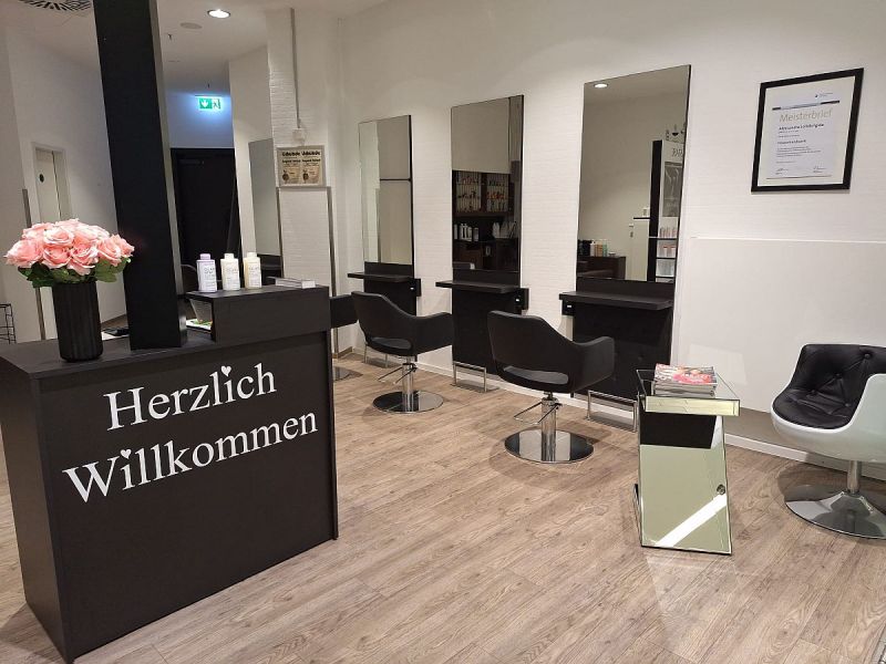 Salon Alessandra Lollobrigida im Loom